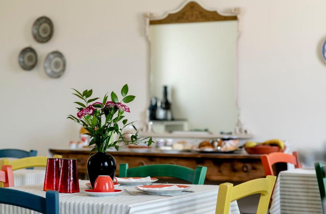 Le Vecchie Persiane - Bed & Breakfast Diano dʼAlba Kültér fotó