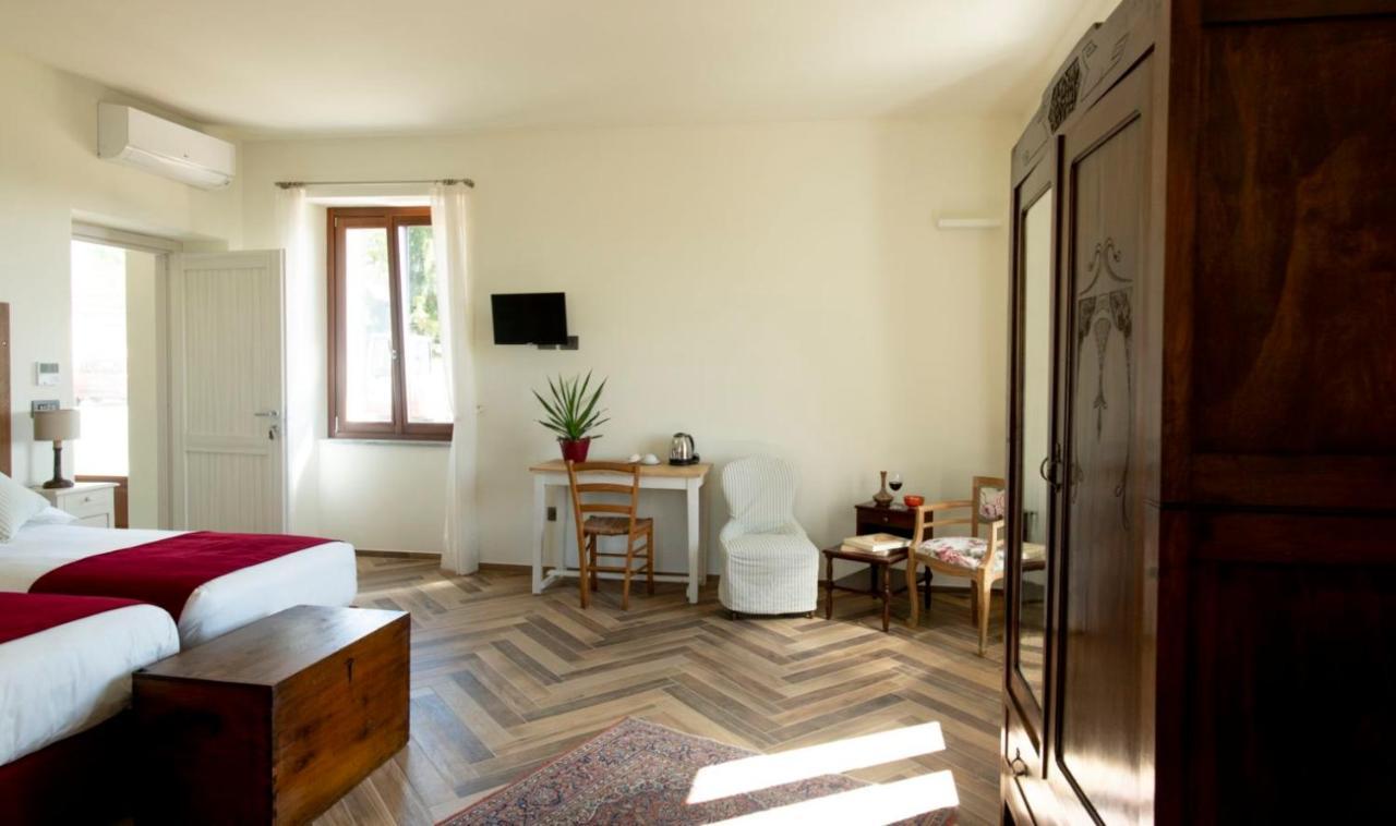 Le Vecchie Persiane - Bed & Breakfast Diano dʼAlba Kültér fotó
