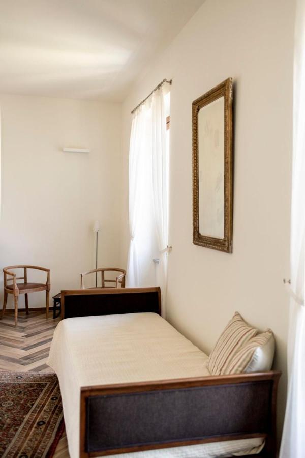 Le Vecchie Persiane - Bed & Breakfast Diano dʼAlba Kültér fotó